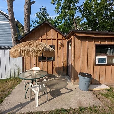 Tiny Wood Cottage 09 Wasaga Beach Buitenkant foto