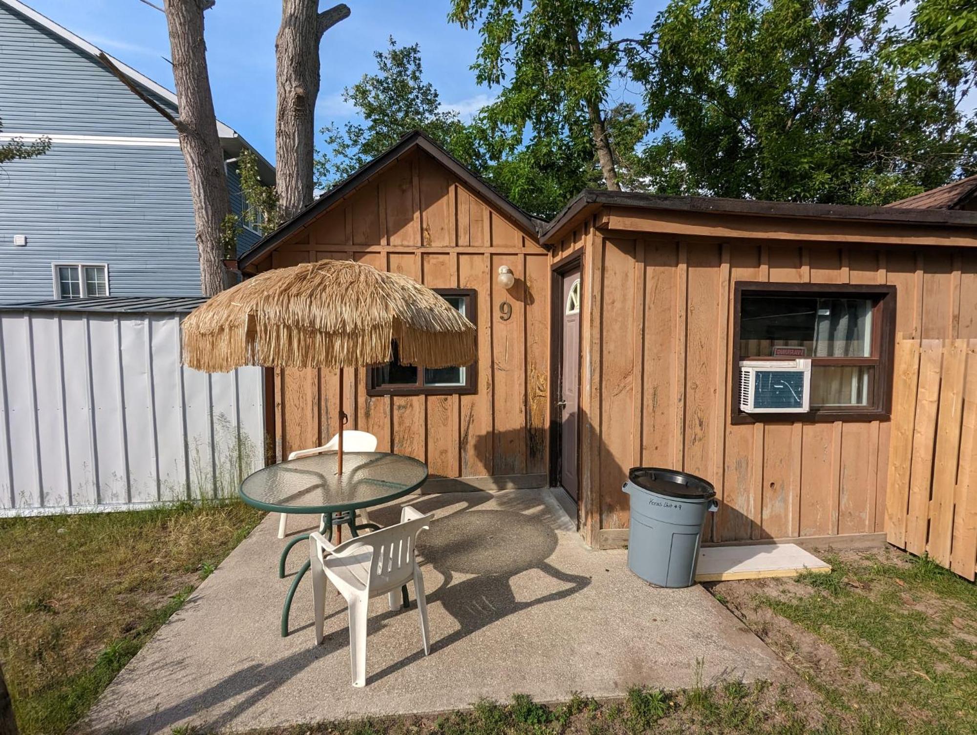 Tiny Wood Cottage 09 Wasaga Beach Buitenkant foto